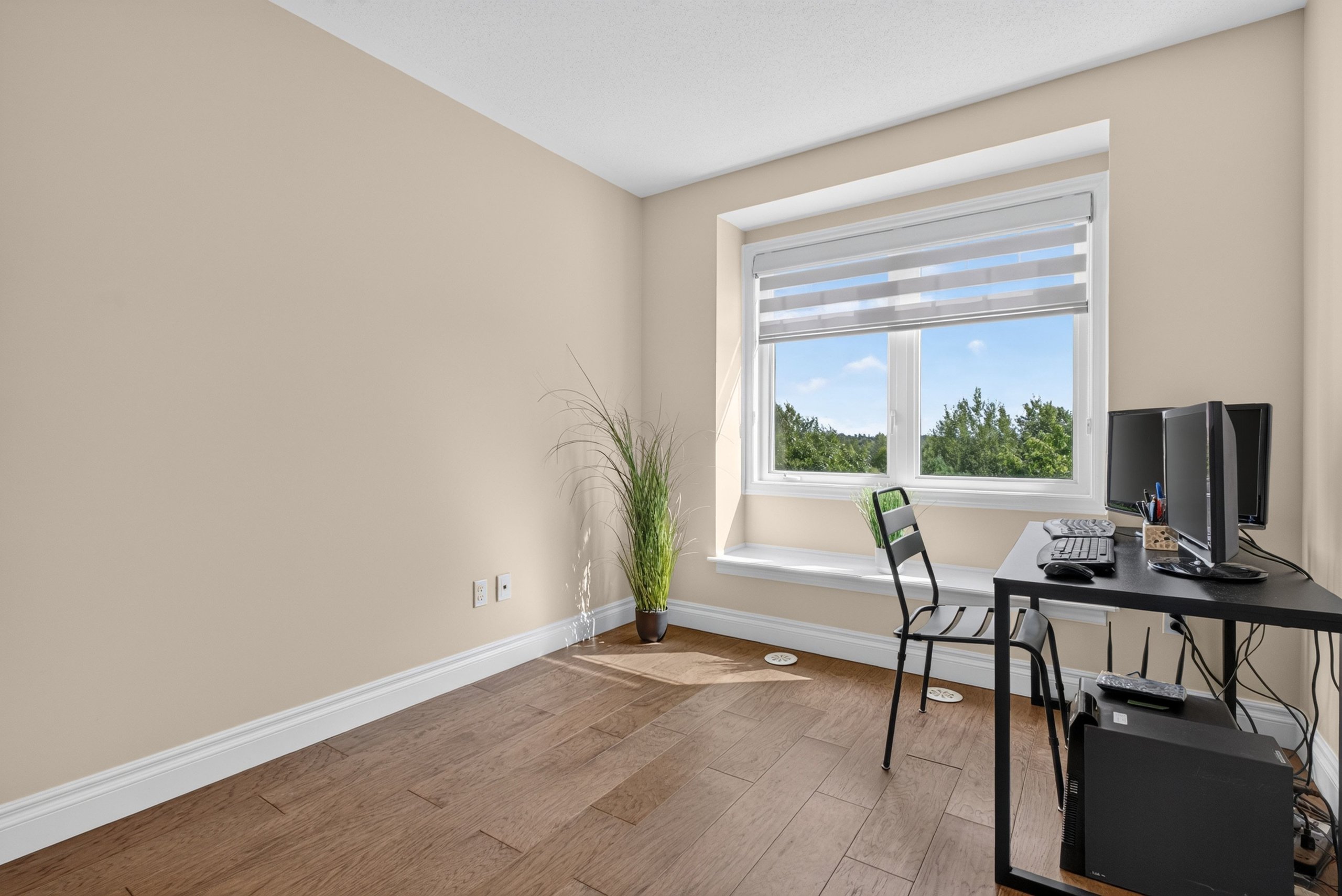 Second bedroom