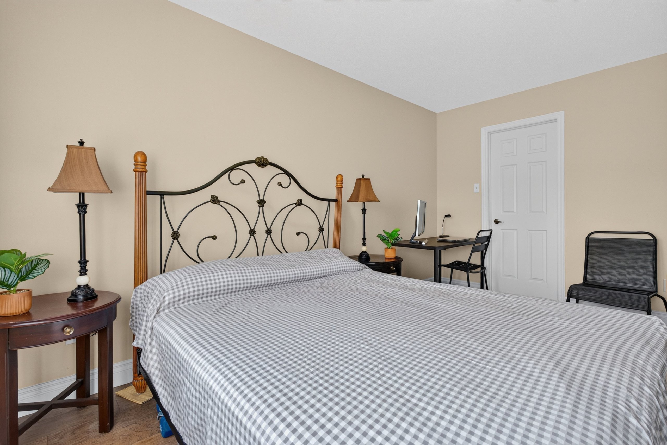 Primary bedroom, second angle